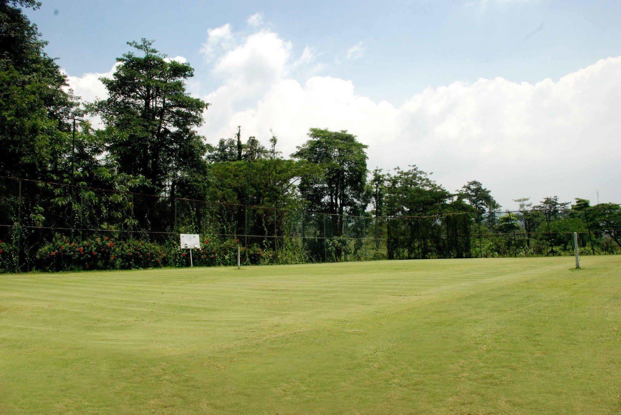 Finna Golf & Country Club Prigen Zewnętrze zdjęcie
